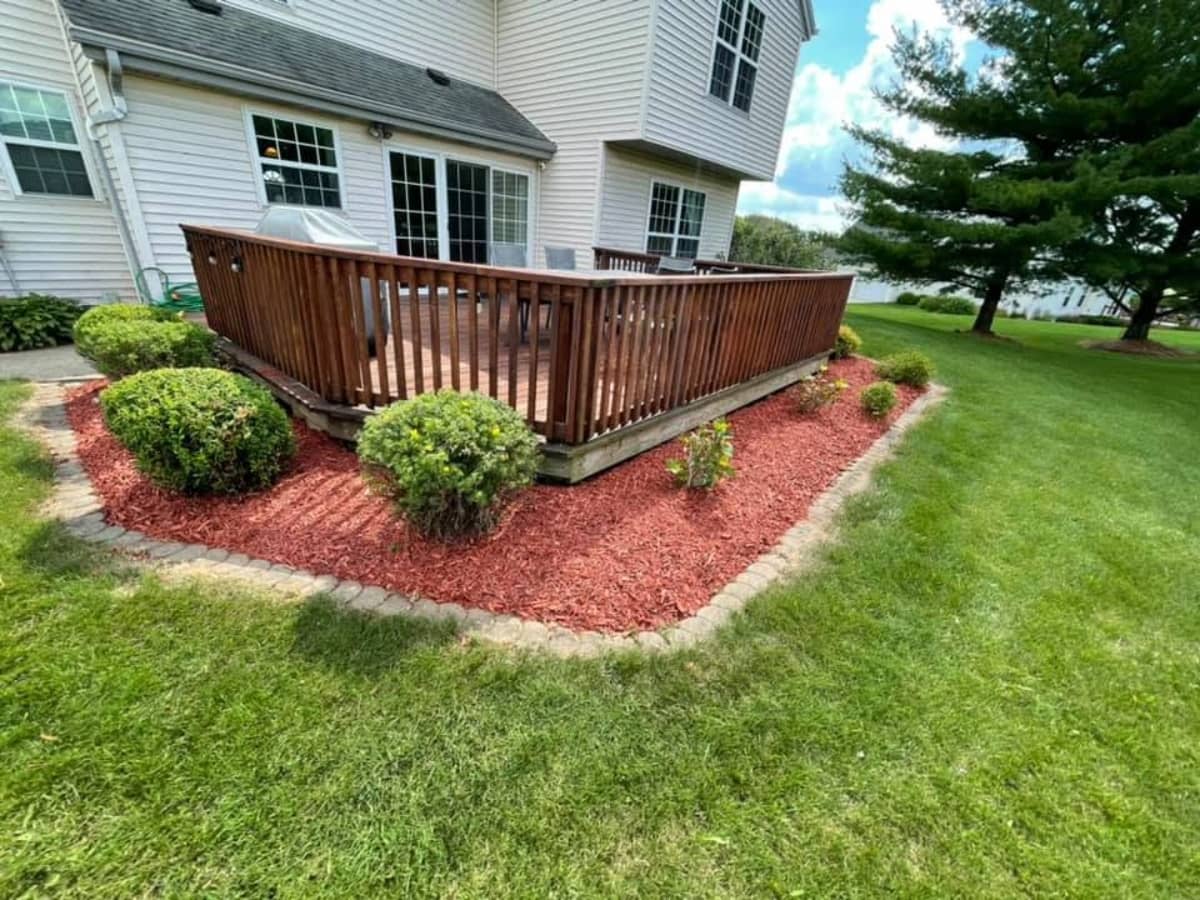 Mulch installation lawn care services