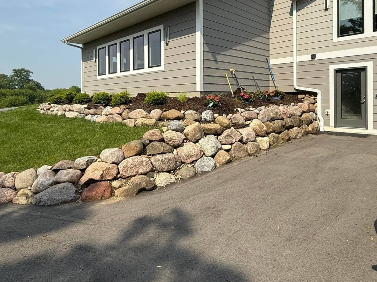 Retaining wall with stones for a residential home
